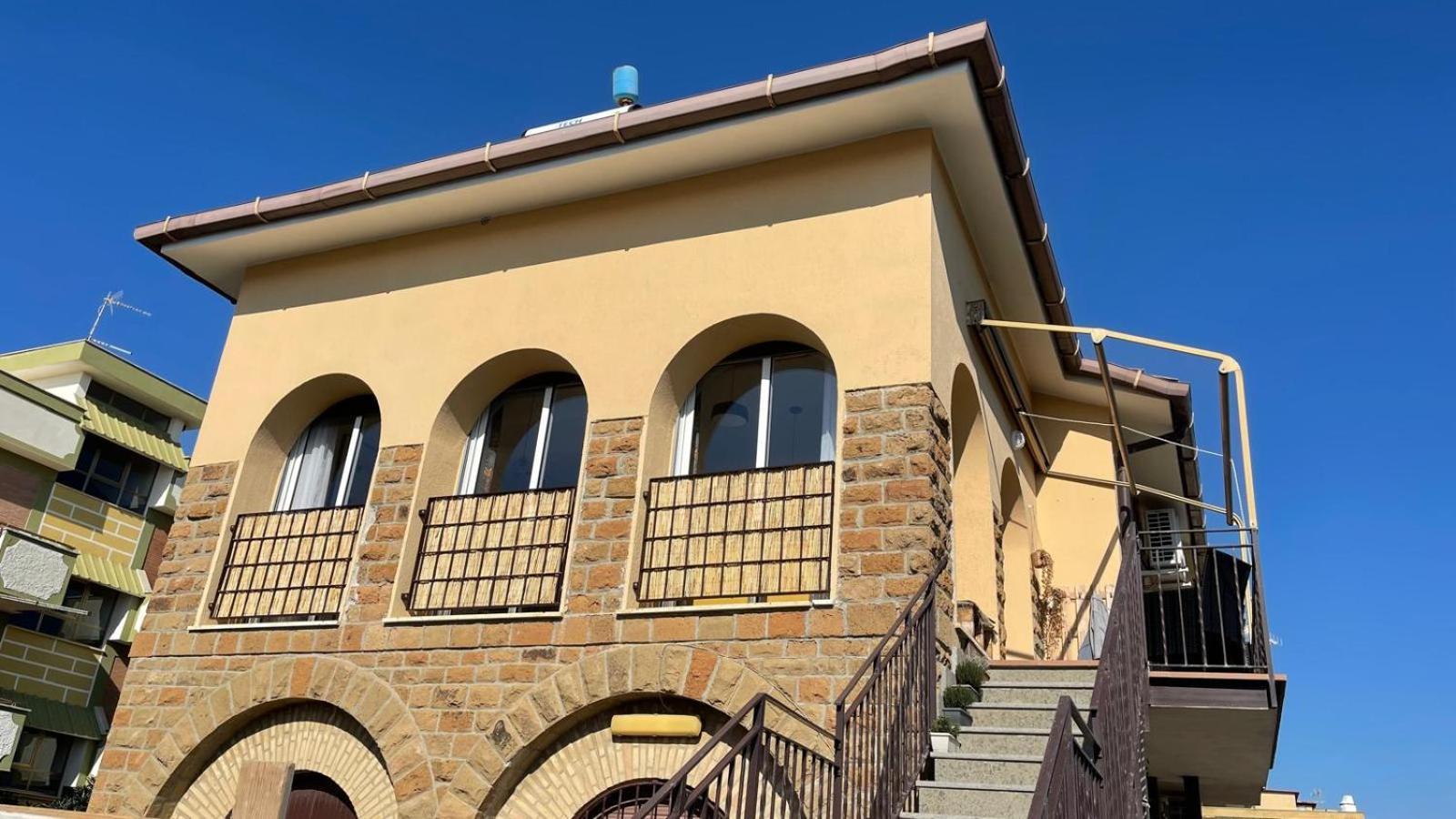 Koru House Torvaianica Villa Exterior photo